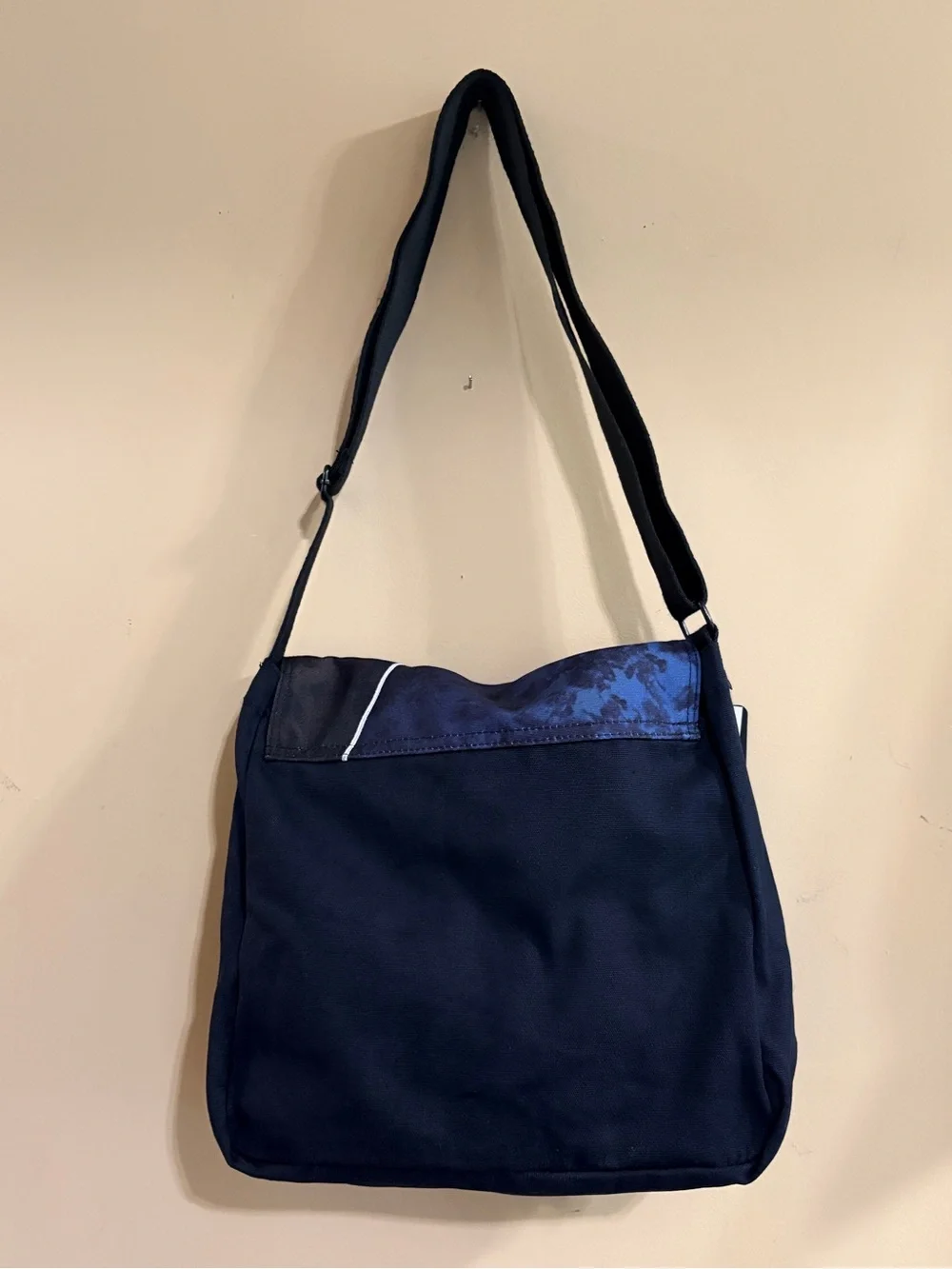 Sonic & Shadow Split Messenger Bag Sonic The Hedgehog NWT